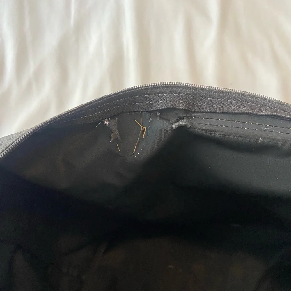Longchamp Le Pliage Tote - Picture 4 of 6